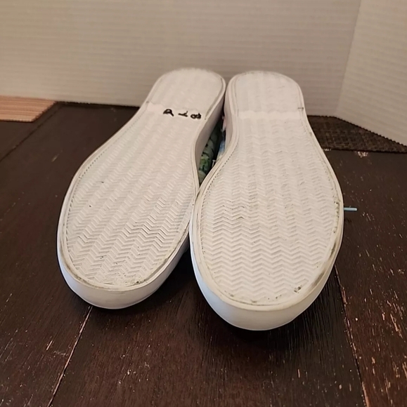 Joe Boxer Sneakers Size 10 - Picture 3 of 7